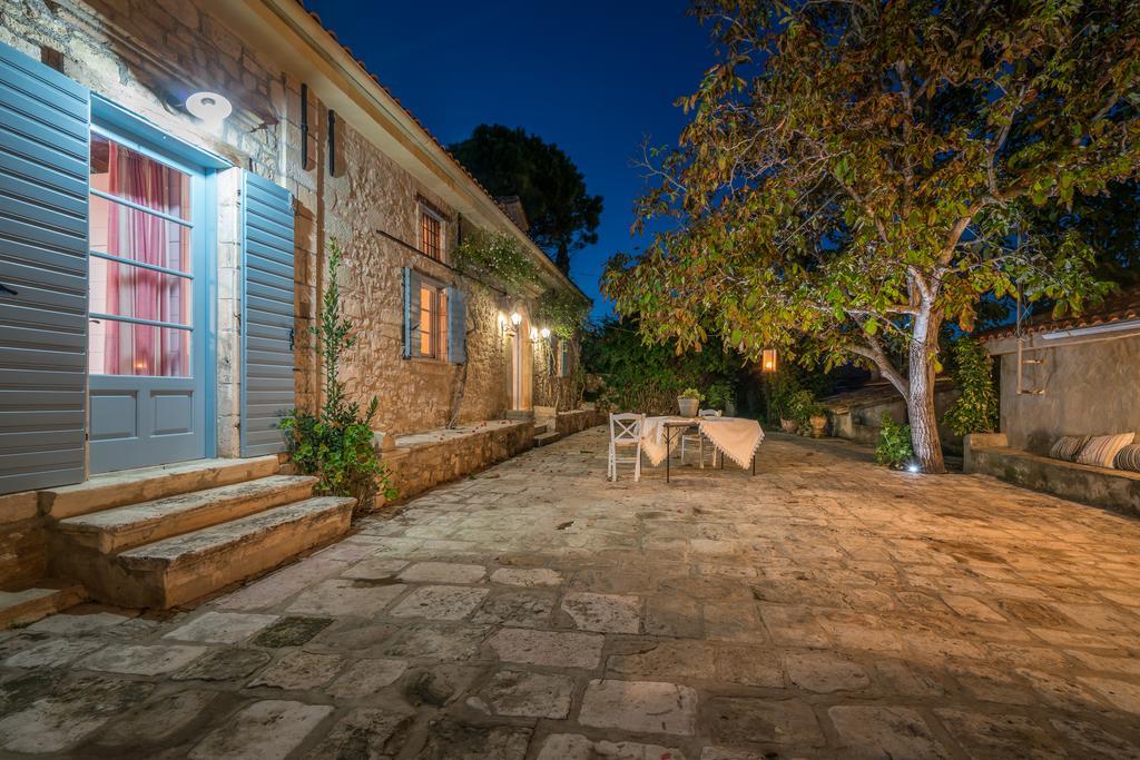 Bratis Holiday Home Kallithea  외부 사진