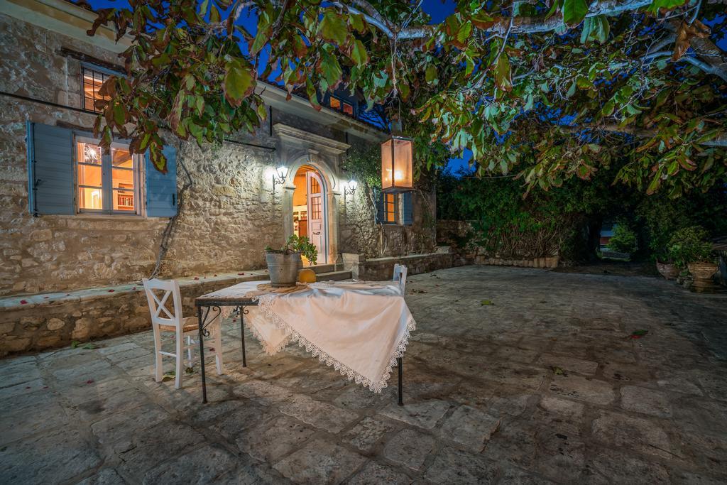 Bratis Holiday Home Kallithea  외부 사진