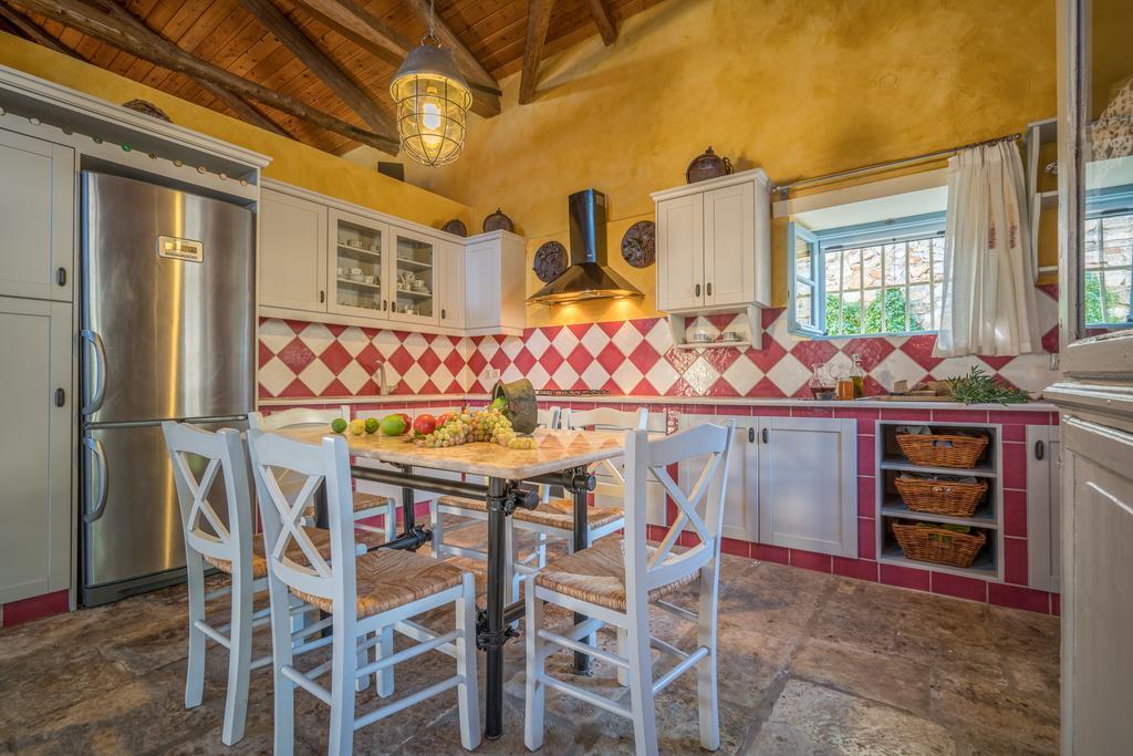 Bratis Holiday Home Kallithea  외부 사진