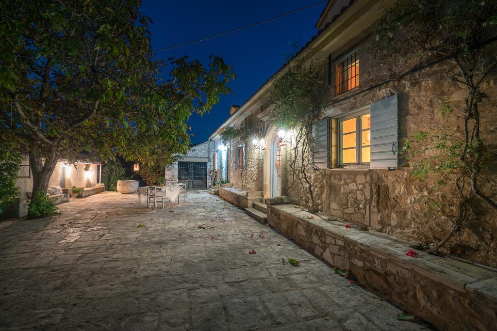 Bratis Holiday Home Kallithea  외부 사진